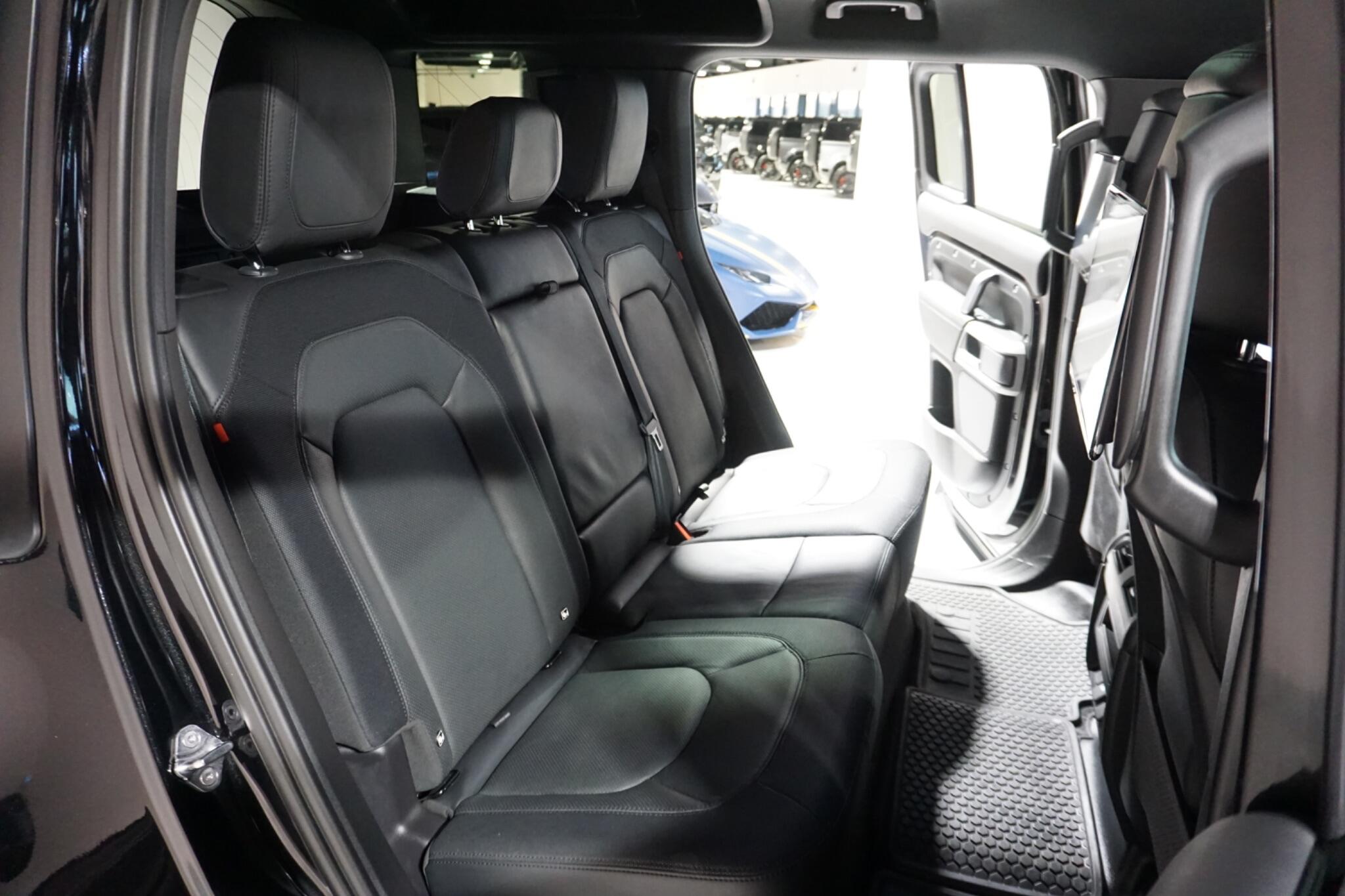 Land Rover Defender 110 3.0 D300 MHEV X-Dynamic HSE SUV 5dr Diesel Auto 4WD Euro 6 (s/s) (300 ps)